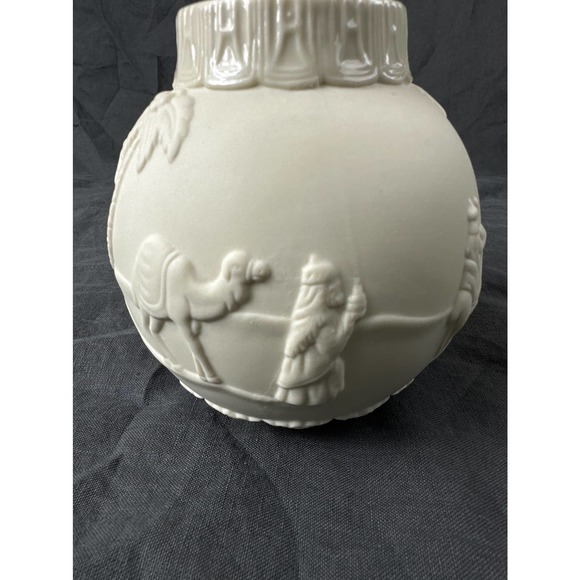Lenox Christmas Nativity Candle Holder Votive Porcelain Ornamental Glow NWB - Picture 5 of 12